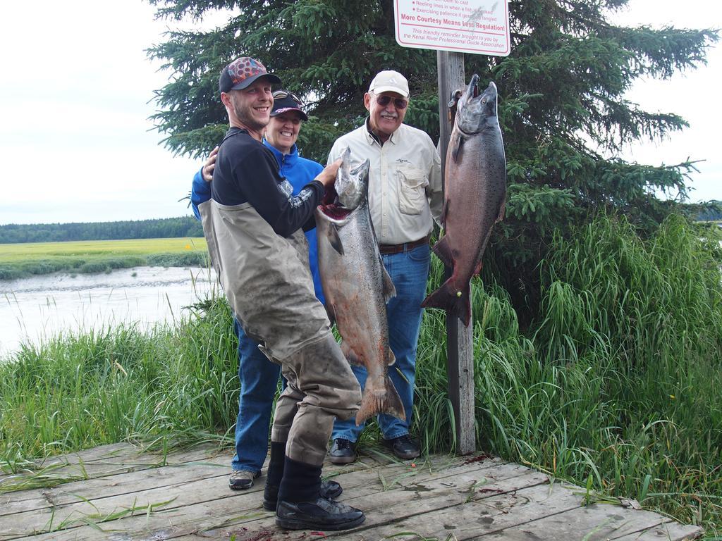 Salmon Catcher Lodge Kenai Exteriör bild