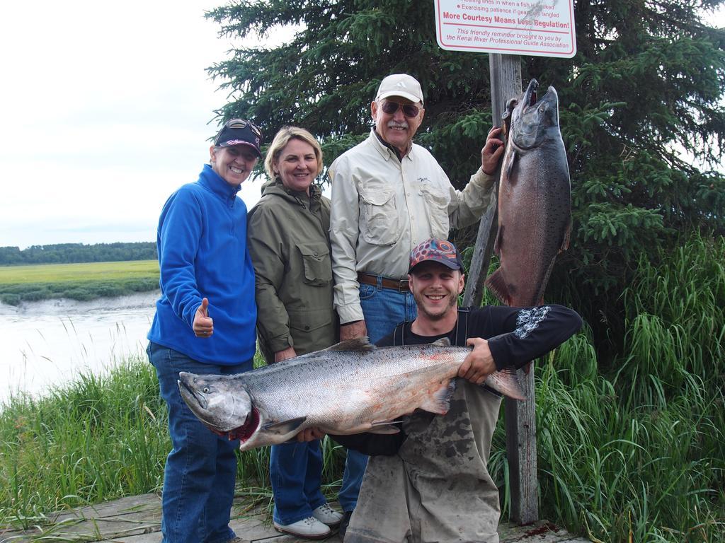 Salmon Catcher Lodge Kenai Exteriör bild