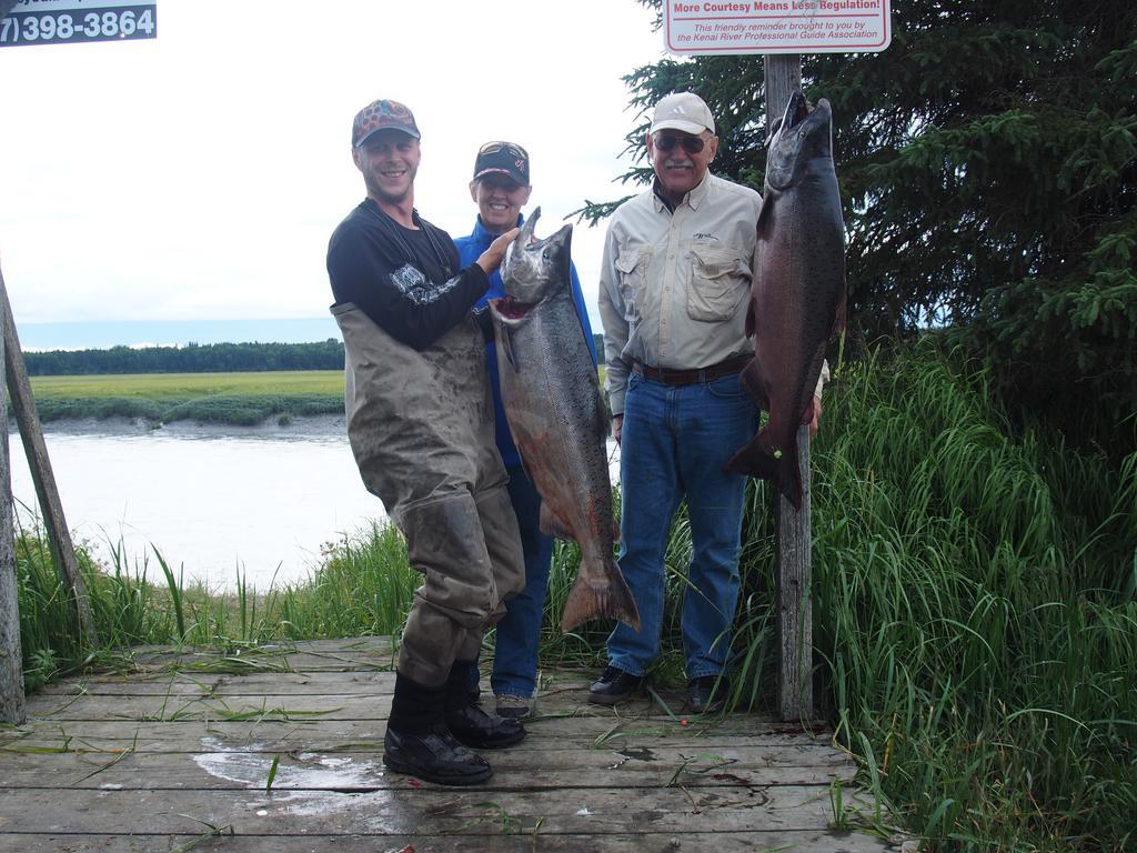 Salmon Catcher Lodge Kenai Exteriör bild